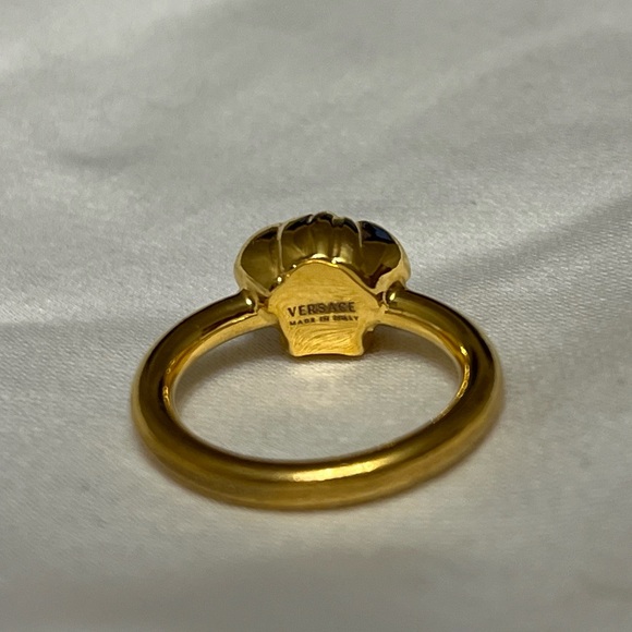 Versace Gold Medusa Ring - Size 6 - Excellent Condition - Picture 3 of 4